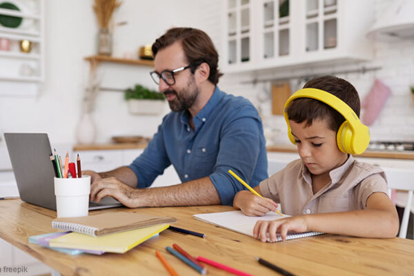 Arbeiten im Homeoffice – wie Familien die Situation meistern